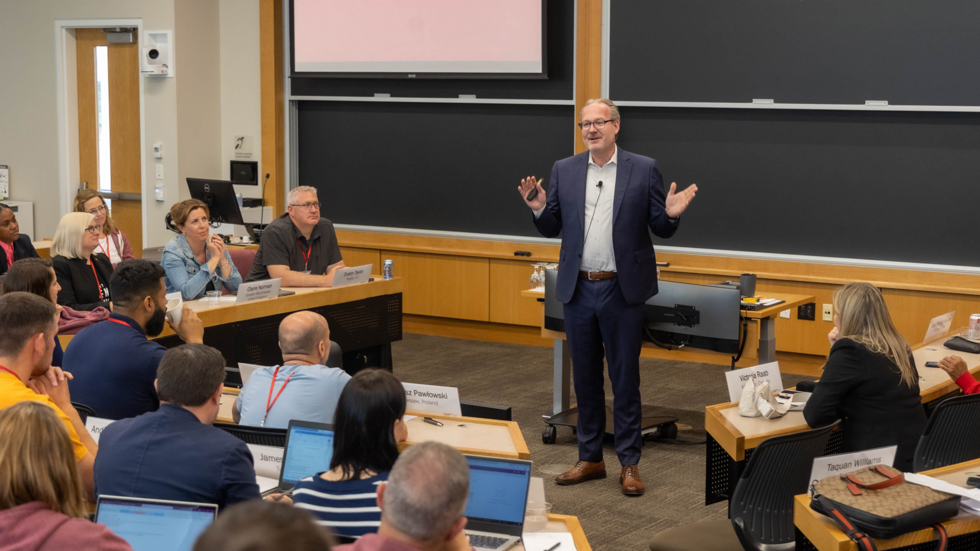 Professor de Jong teaching a class